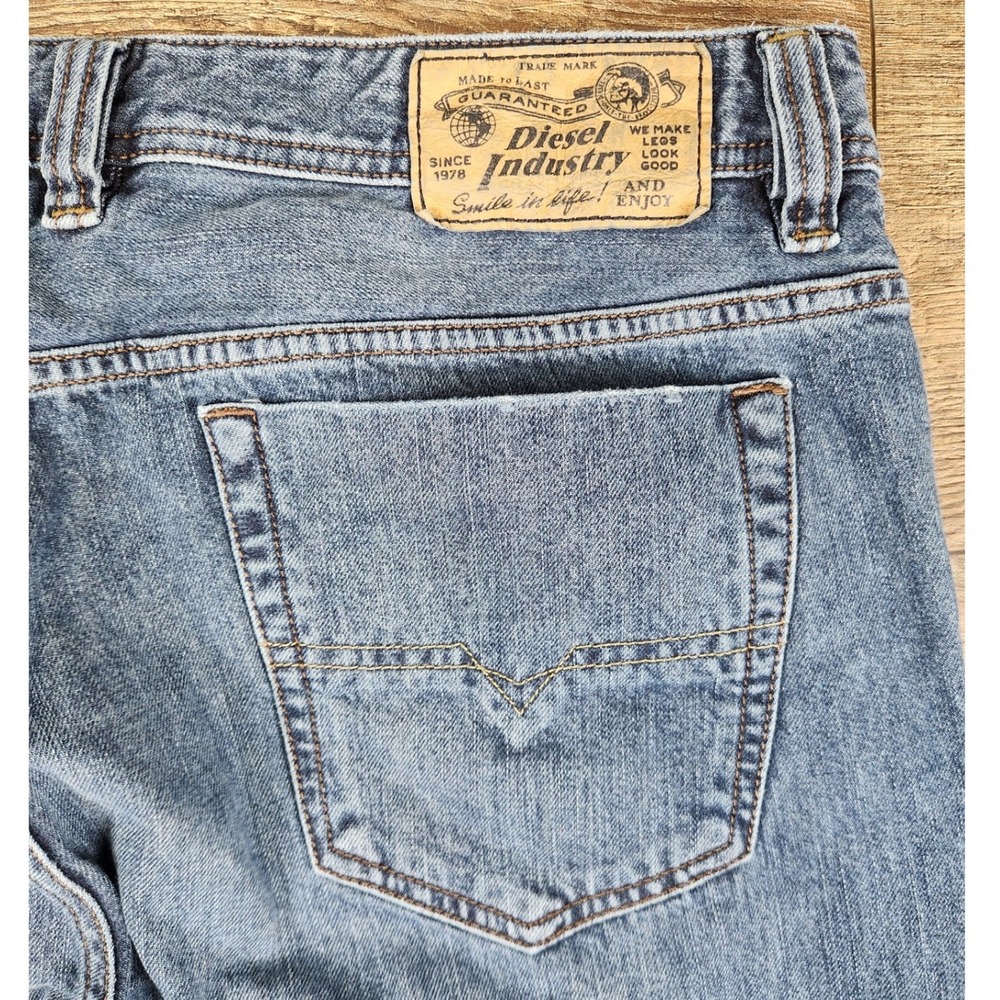 Diesel Viker Regular Straight Leg Jeans Mens 36x32 Blue Distressed Wash 0RBE4 - Picture 4 of 6